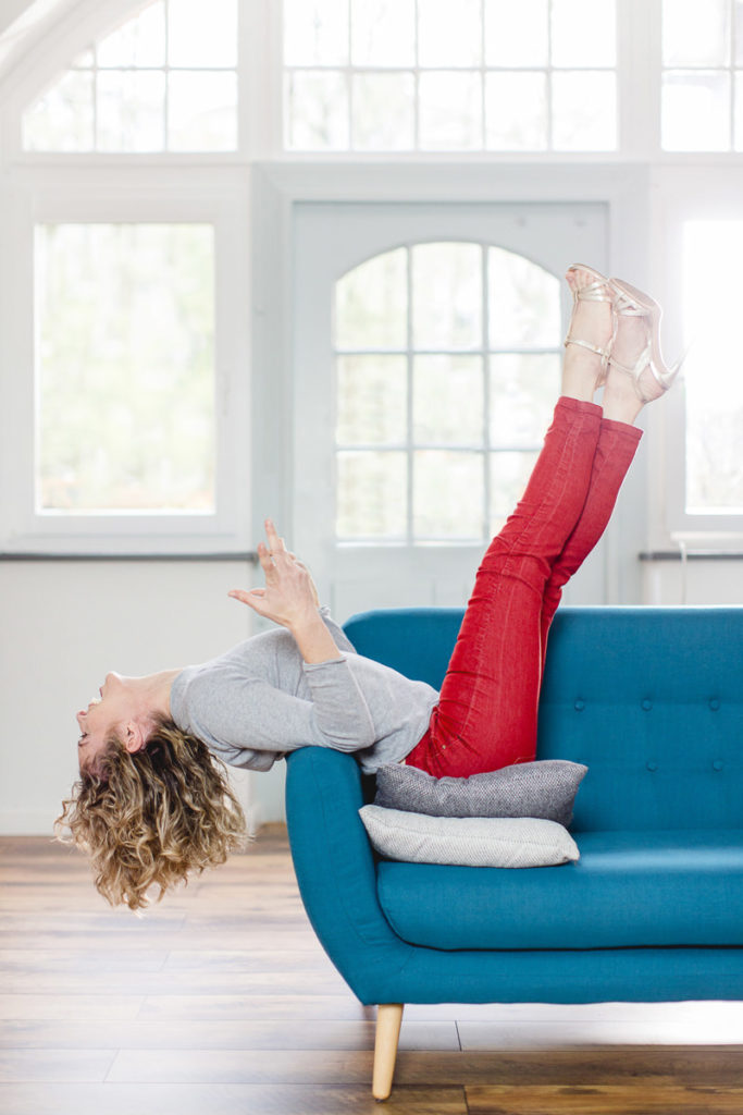 Lustiges Portraitfoto von Yogalehrerin Alexandra Harfield