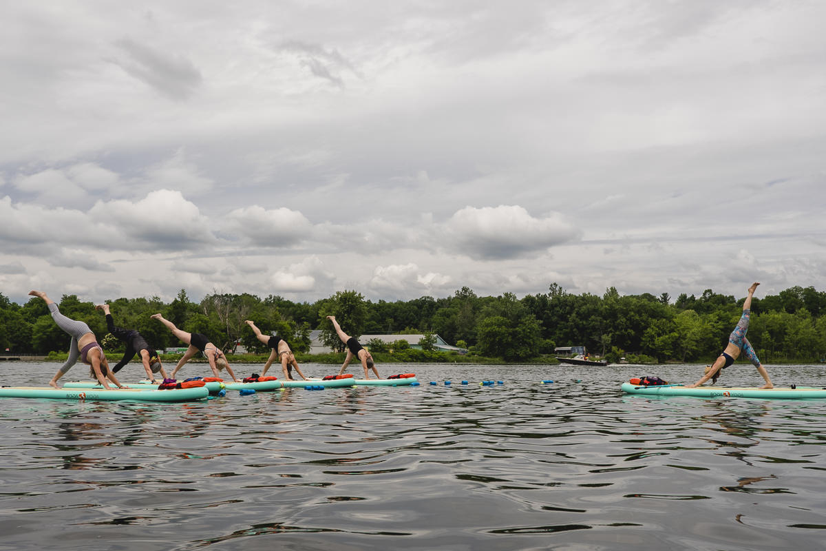 paddle board yoga class of Stéphanie Ouellette Rienks during the groove festival