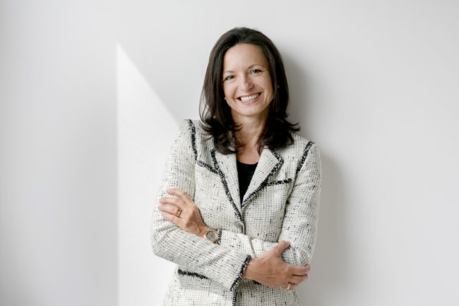 authentisches Businessfoto einer Unternehmerin fotografiert von Hanna Witte