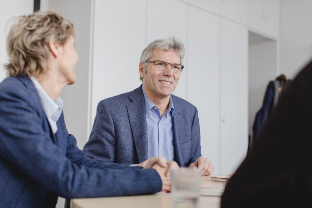 Interviewfoto von Jakob Schüller und Dr. Hannelore Vogt für das Klaaf Magazin