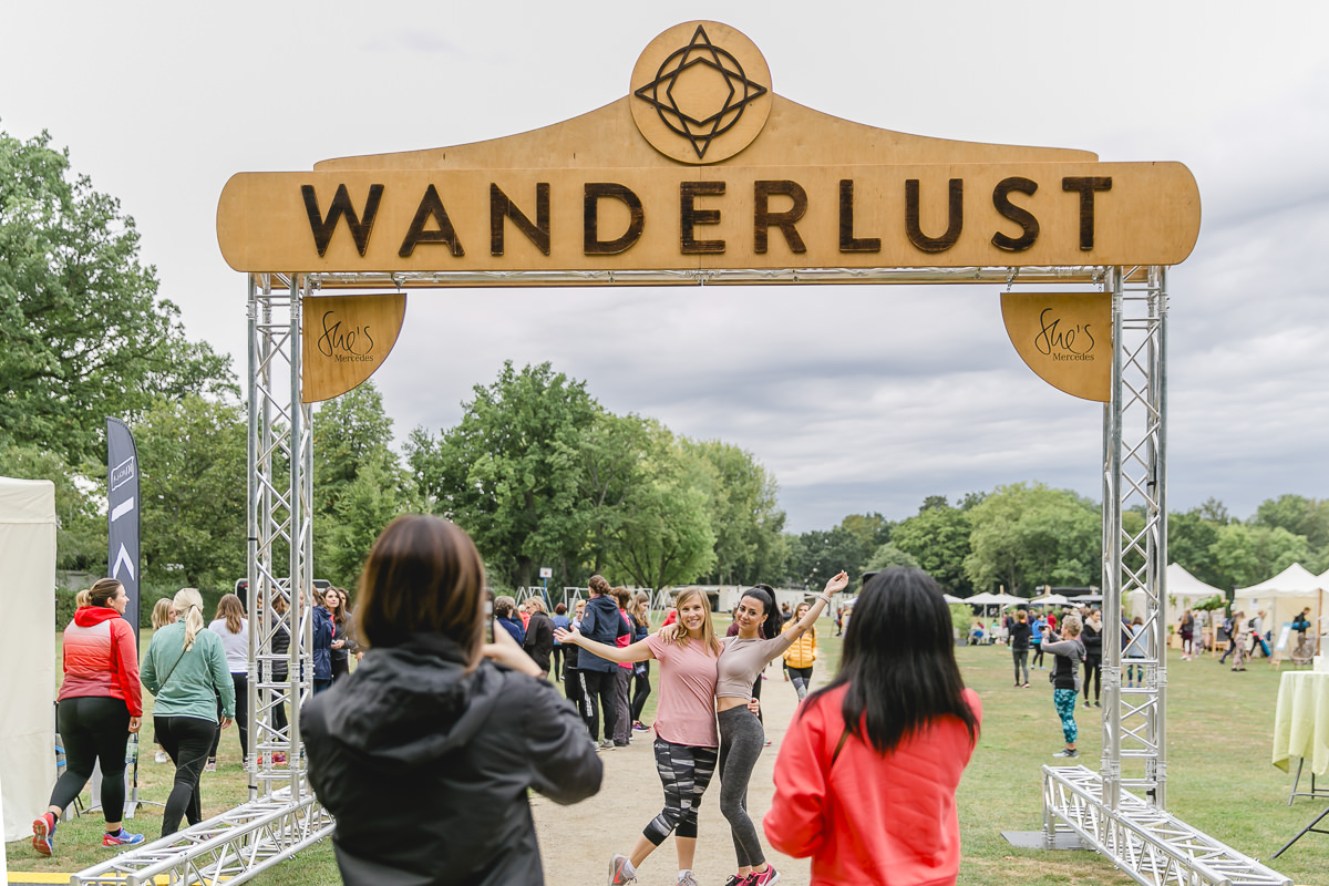 Eingang zum Wanderlust Yoga Festival in Frankfurt