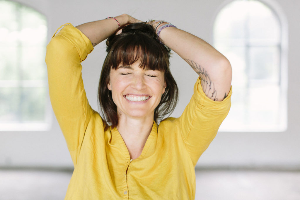 Portraitfoto von Yogalehrerin Wanda Badwal