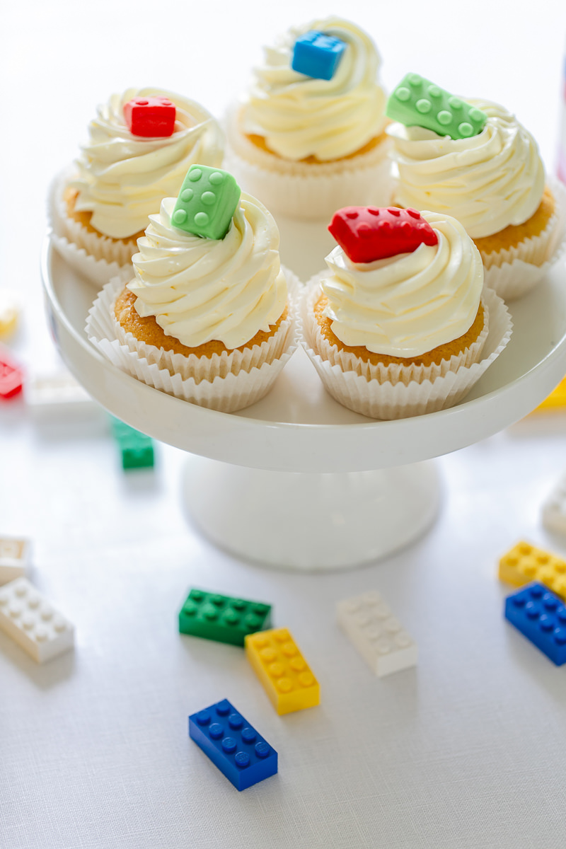 Cupcakes für Kinder mit Legoverzierung | Foto: Hanna Witte