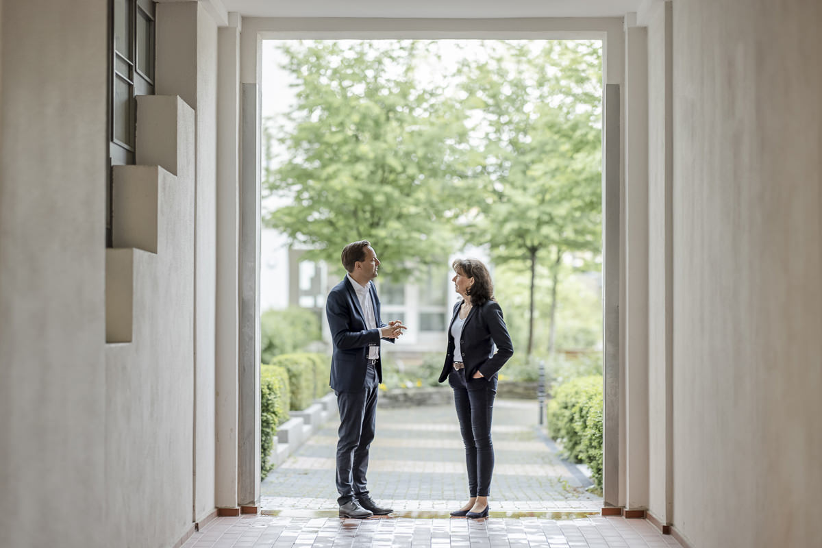 Mitarbeiter der Aachener Siedlungs- und Wohnungsgesellschaft während der Arbeit vor Ort | Foto: Hanna Witte