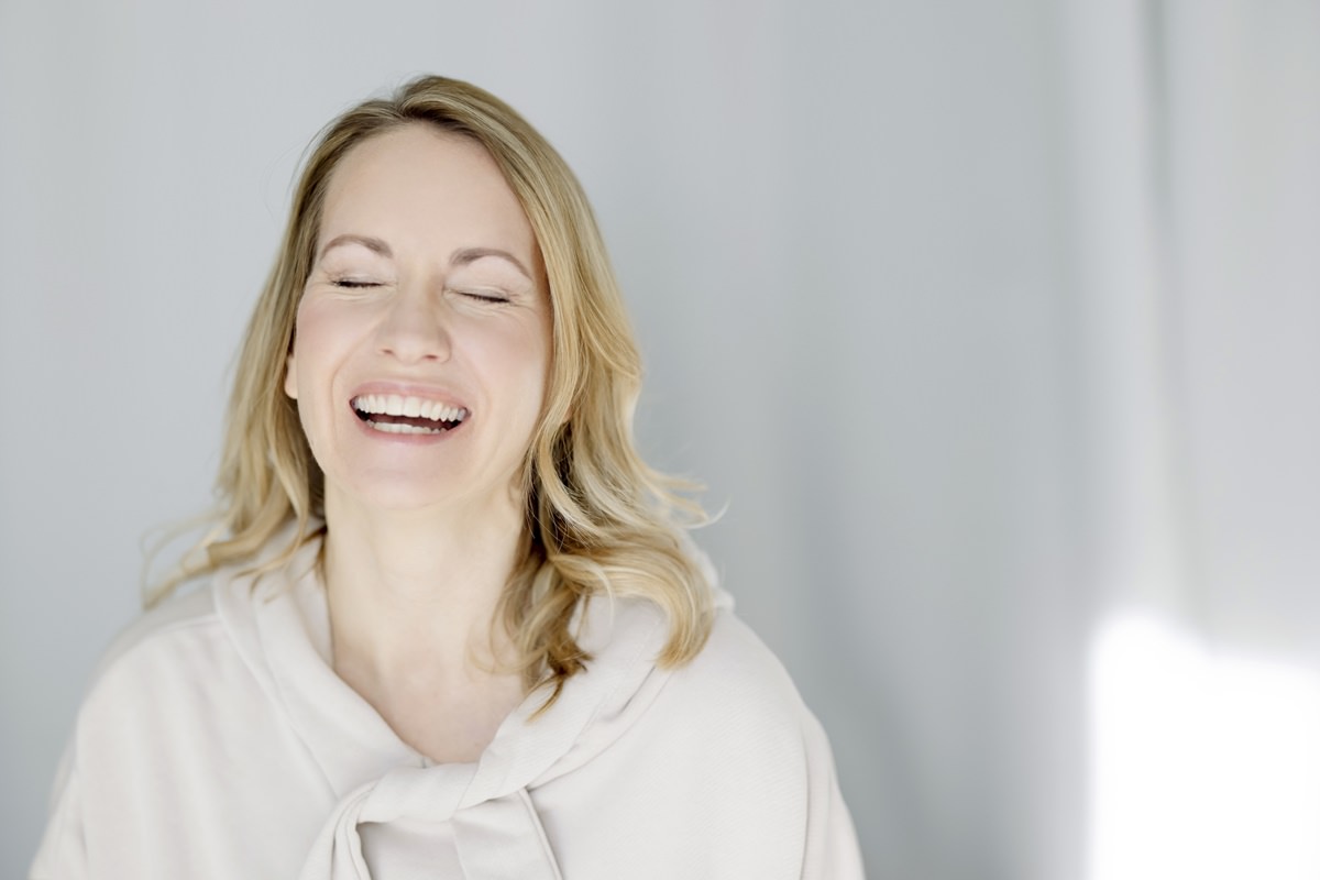 Portraitfoto von Yoga Lehrerin Andrea Papenburg mit geschlossenen Augen | Foto: Hanna Witte