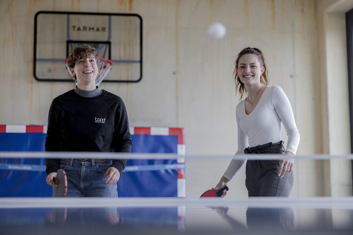 taod Mitarbeiter spielen zum Ausgleich Tischtennis | Foto: Hanna Witte