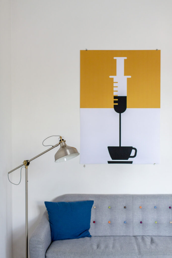 Poster mit coolem Design in den Büroräumen einer Agentur in Köln | Foto: Hanna Witte