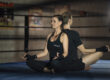 die Boya Fitness Gründer Betty Sturm und Rüdiger May meditieren in einem Boxring | Foto: Hanna Witte